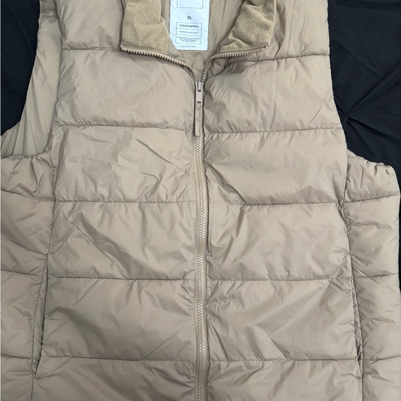 GAP Beige ColdControl Vest - Picture 2 of 6